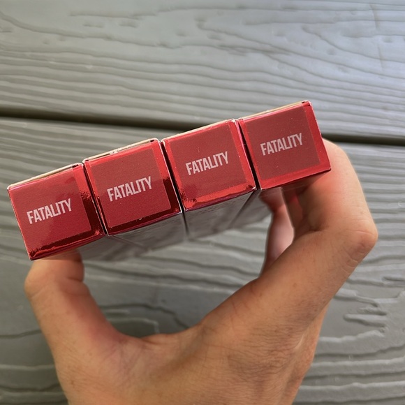 Full Pigment Lip Gloss - Fatality - Picture 3 of 6